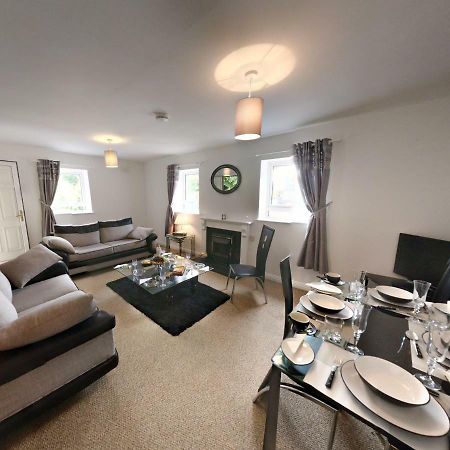 Riverview Luxury Short Stay Apartment Енніскорті Екстер'єр фото