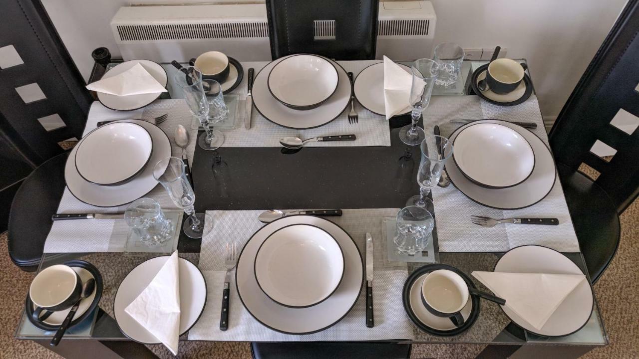 Riverview Luxury Short Stay Apartment Енніскорті Екстер'єр фото
