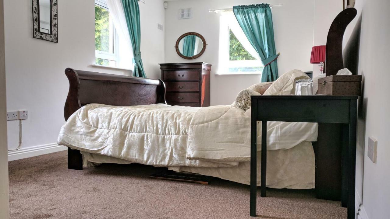 Riverview Luxury Short Stay Apartment Енніскорті Екстер'єр фото