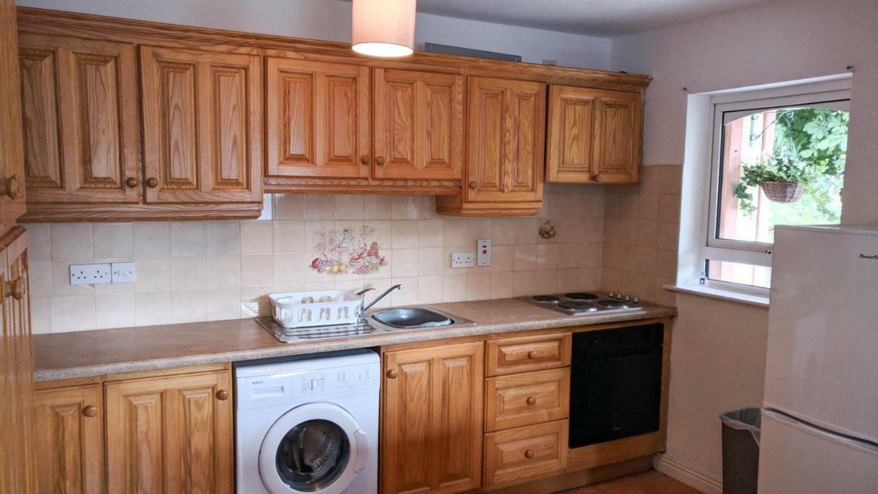 Riverview Luxury Short Stay Apartment Енніскорті Екстер'єр фото