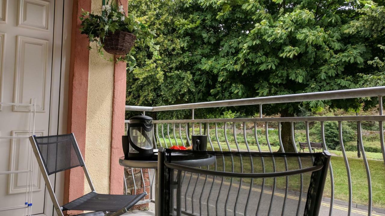 Riverview Luxury Short Stay Apartment Енніскорті Екстер'єр фото
