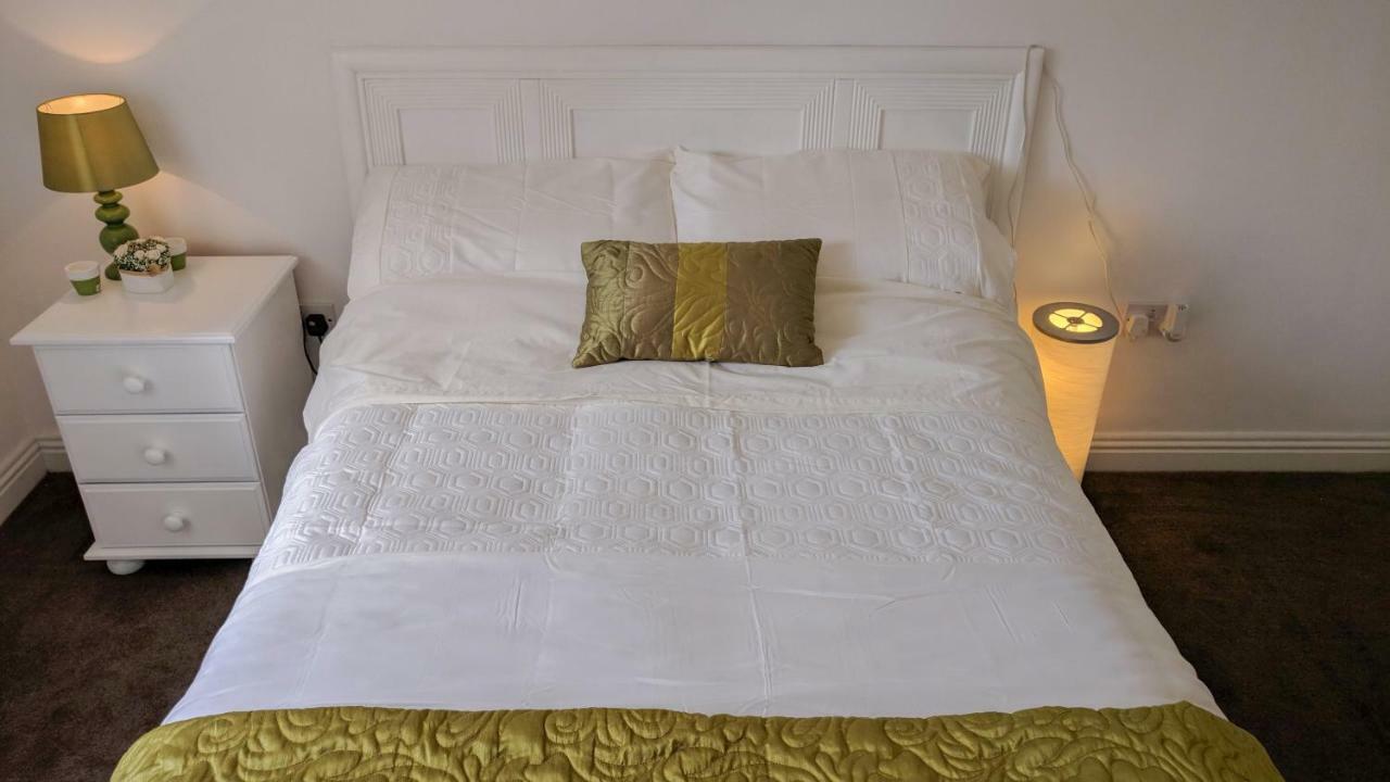 Riverview Luxury Short Stay Apartment Енніскорті Екстер'єр фото